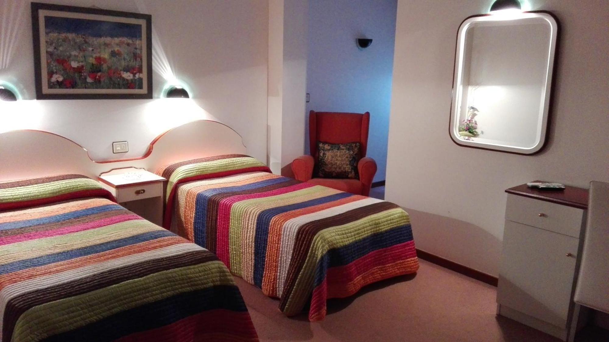 Hostal J.B مالبيسا المظهر الخارجي الصورة