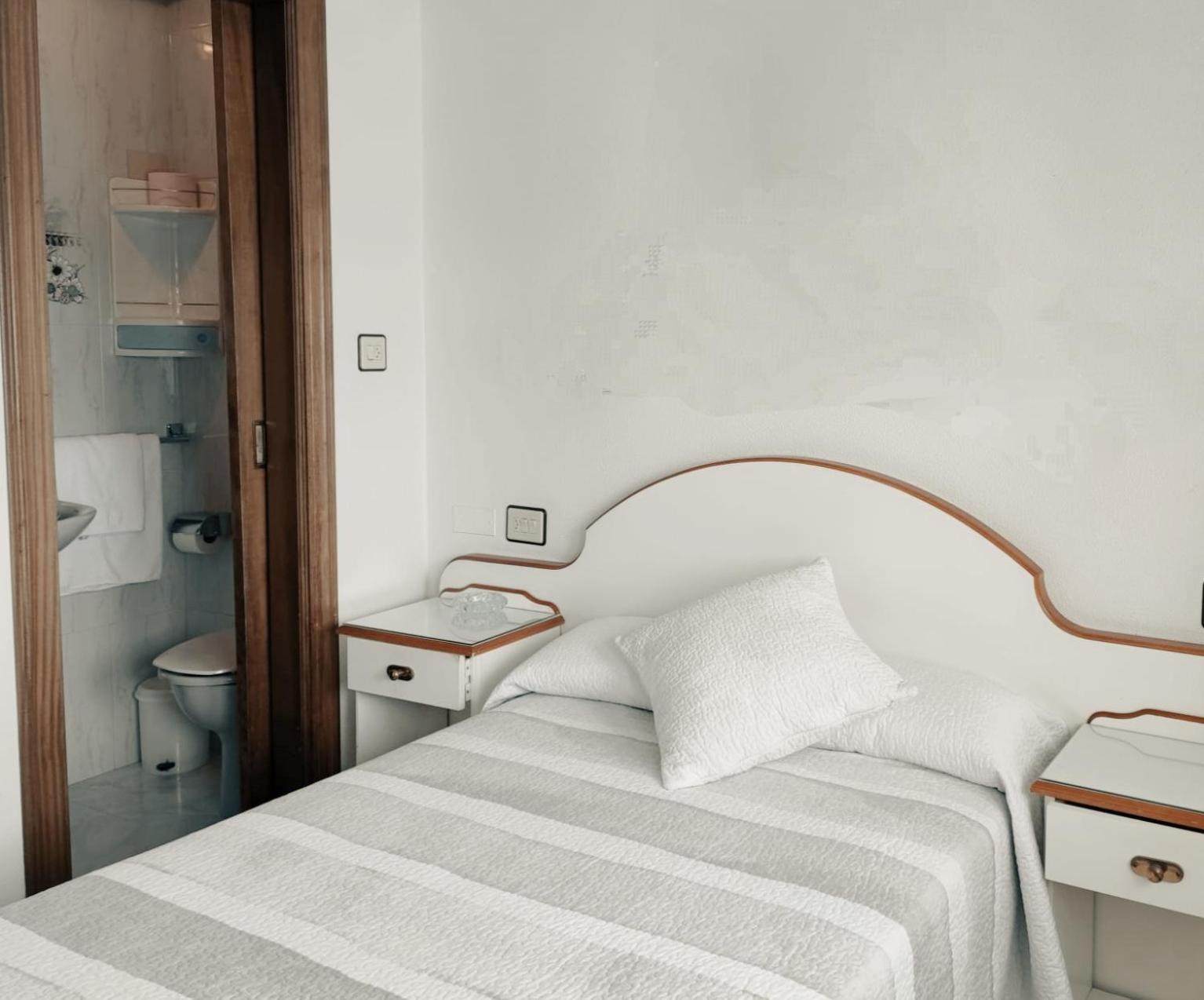 Hostal J.B مالبيسا المظهر الخارجي الصورة